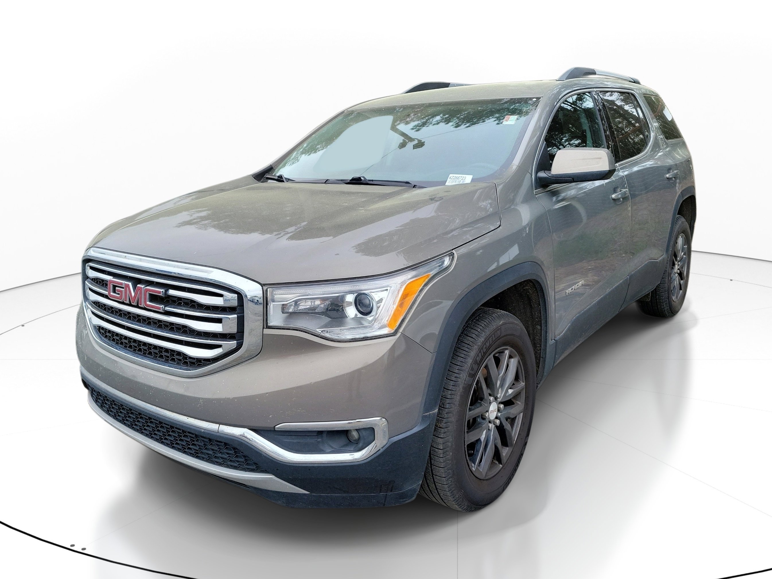 Used 2019 GMC Acadia SLT image 3