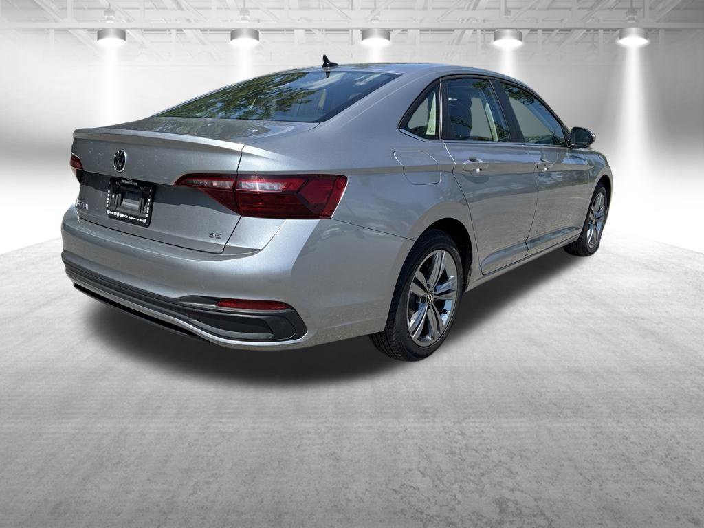 Used 2024 Volkswagen Jetta SE FWD image 6