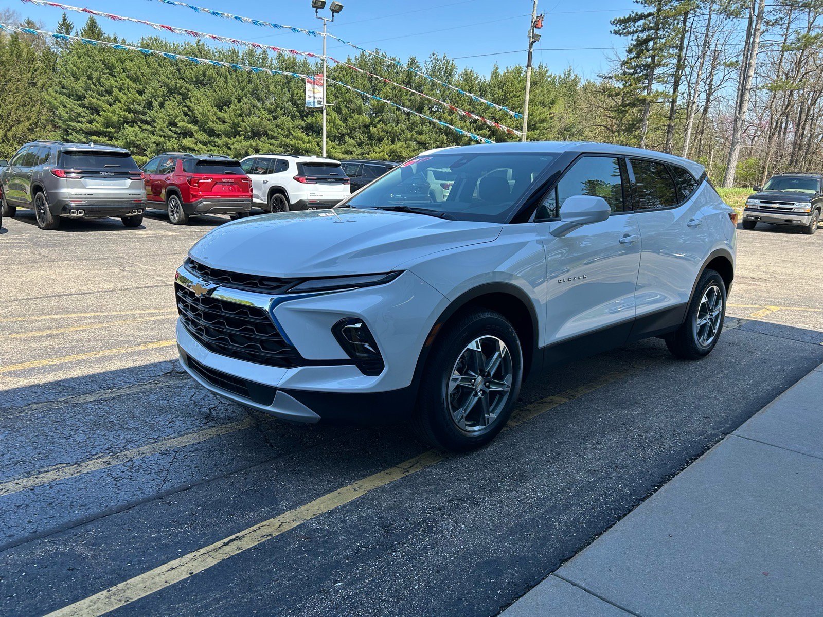 Used 2023 Chevrolet Blazer LT w/ Driver Confidence Package AWD/4WD image 2