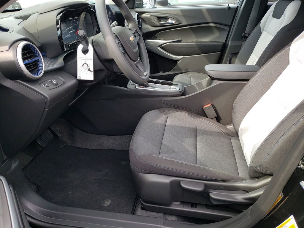 New 2026 Chevrolet Trax LS image 14