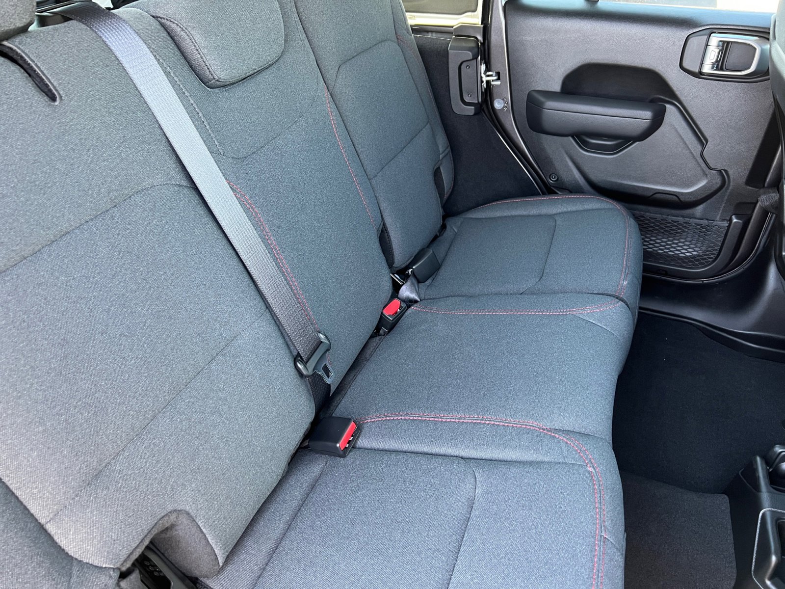 New 2025 Jeep Wrangler Unlimited Rubicon w/ Convenience Group image 18