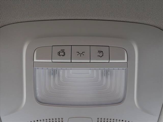 Used 2023 Mercedes-Benz Metris Passenger image 23