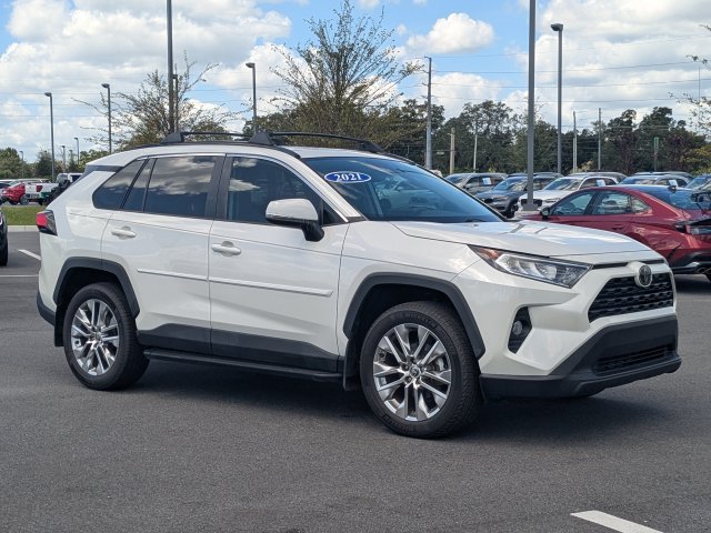 Used 2021 Toyota RAV4 XLE Premium FWD image 2