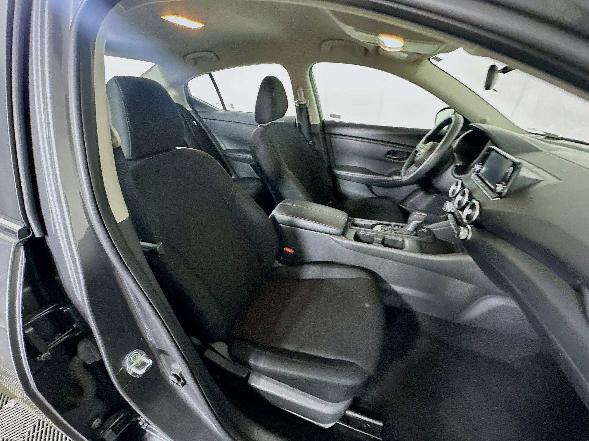 Used 2025 Nissan Sentra S image 29