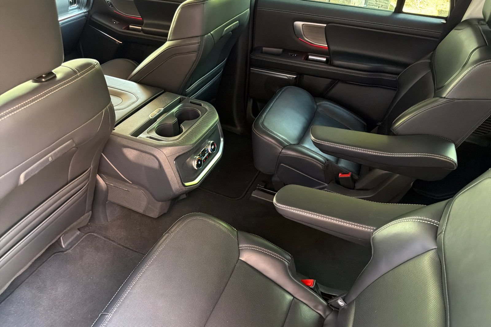 Used 2025 Ford Expedition Max Platinum AWD/4WD image 16