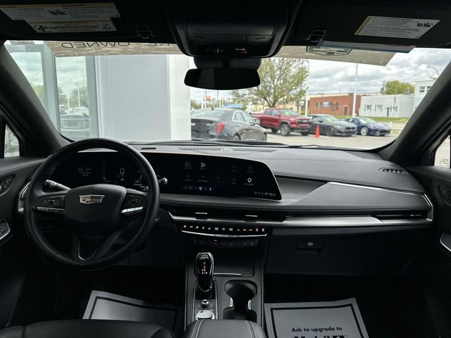 Certified 2025 Cadillac XT4 Premium Luxury AWD/4WD image 31