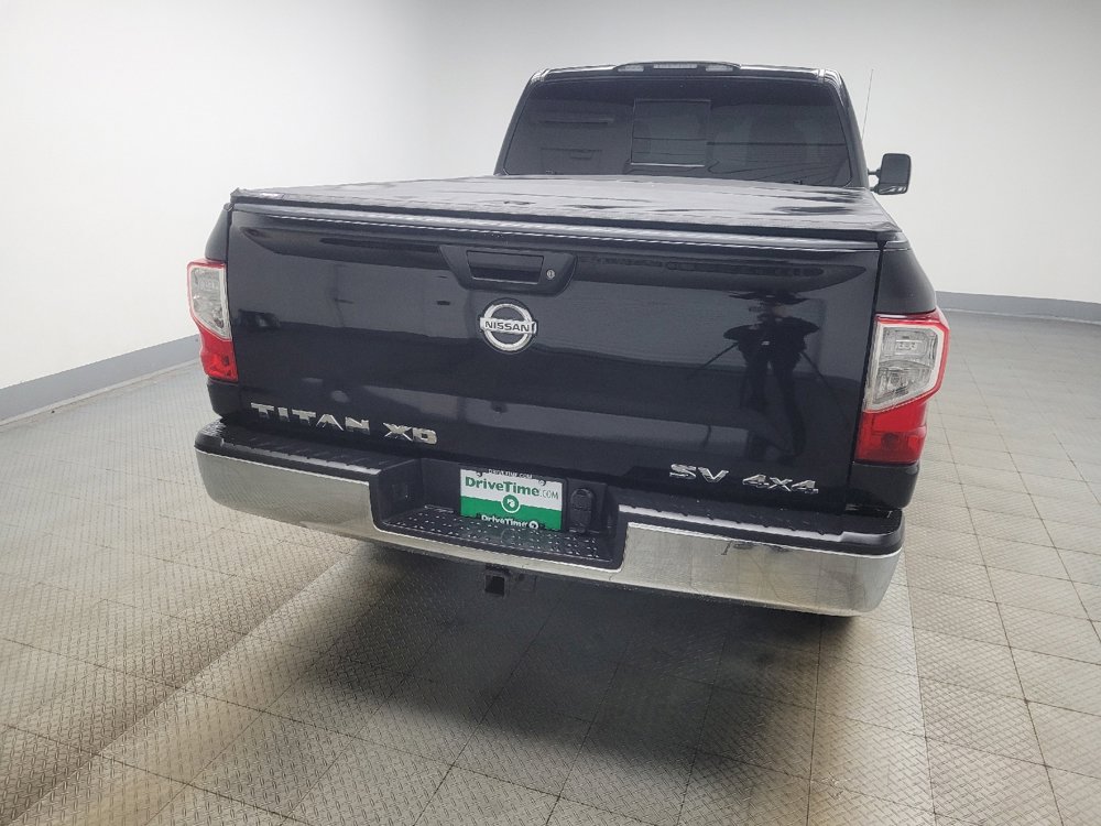 Used 2017 Nissan Titan SV image 7