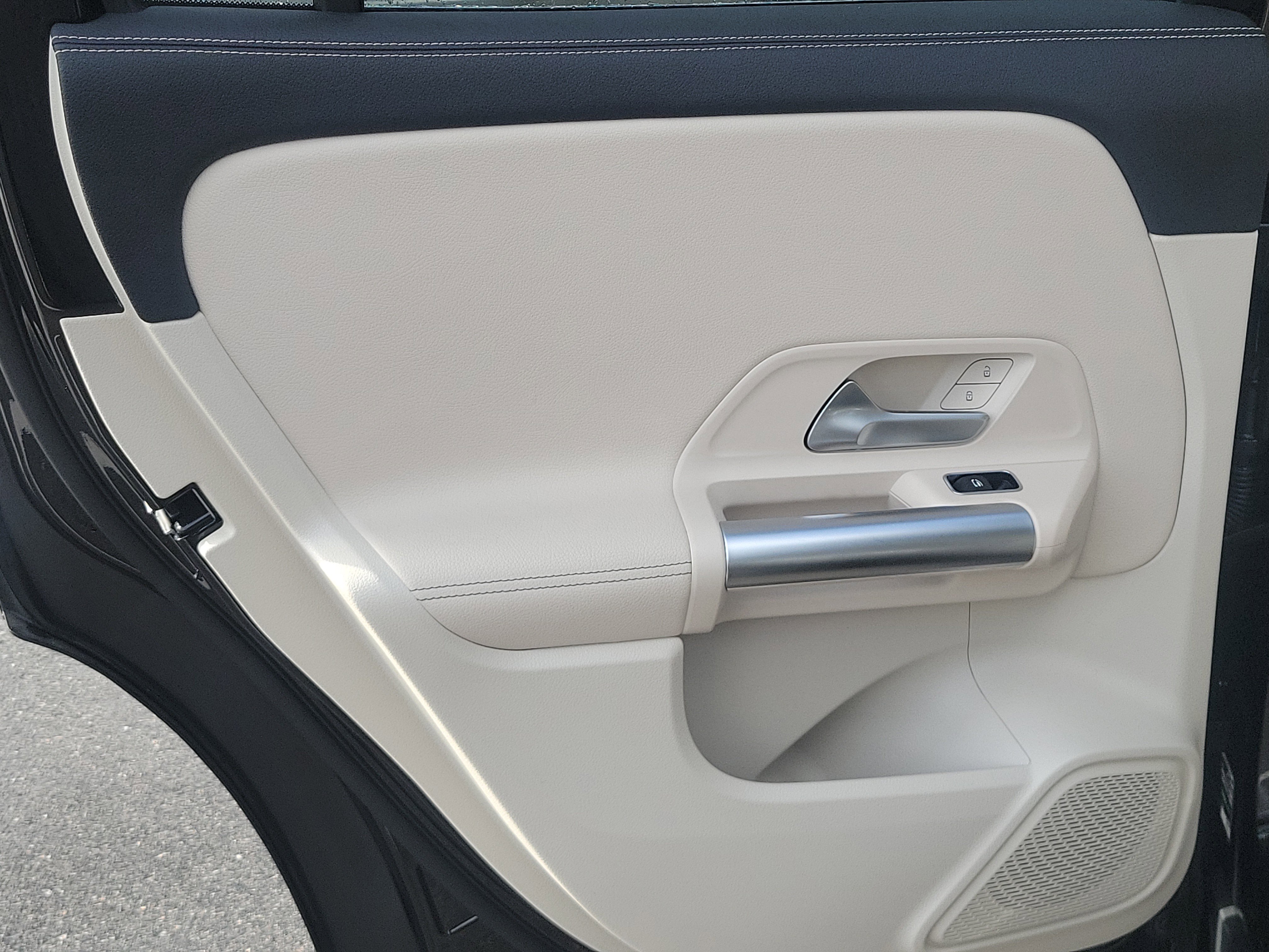 Used 2025 Mercedes-Benz GLA 250 image 9