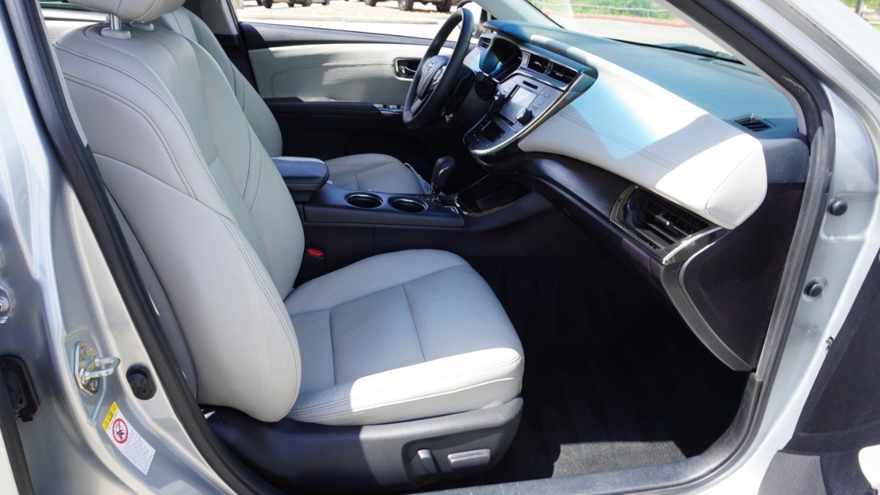 Used 2018 Toyota Avalon XLE Premium FWD image 14