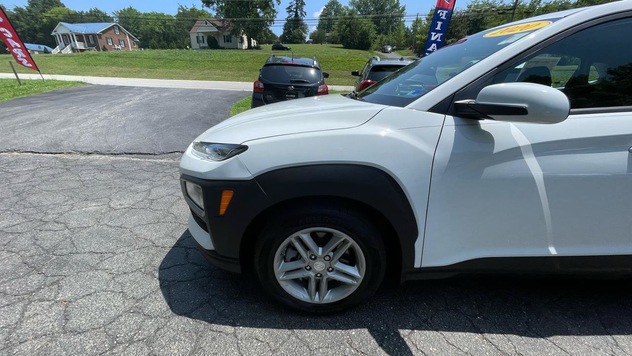 Used 2020 Hyundai Kona SE AWD/4WD image 2