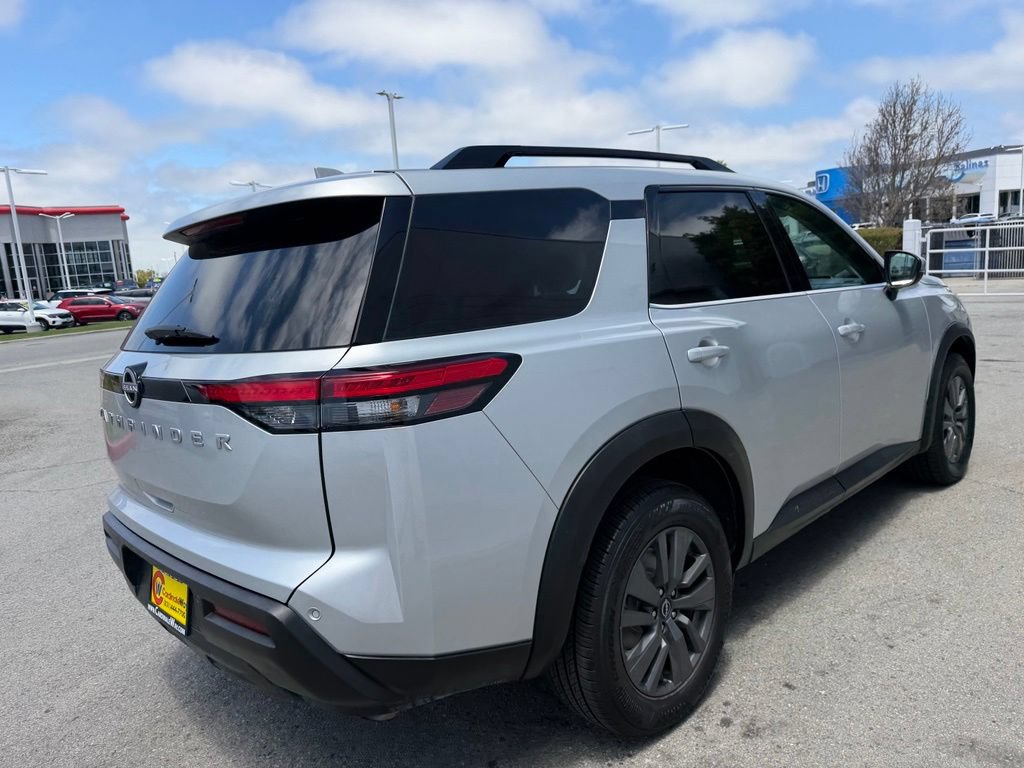 Used 2025 Nissan Pathfinder SV FWD image 6