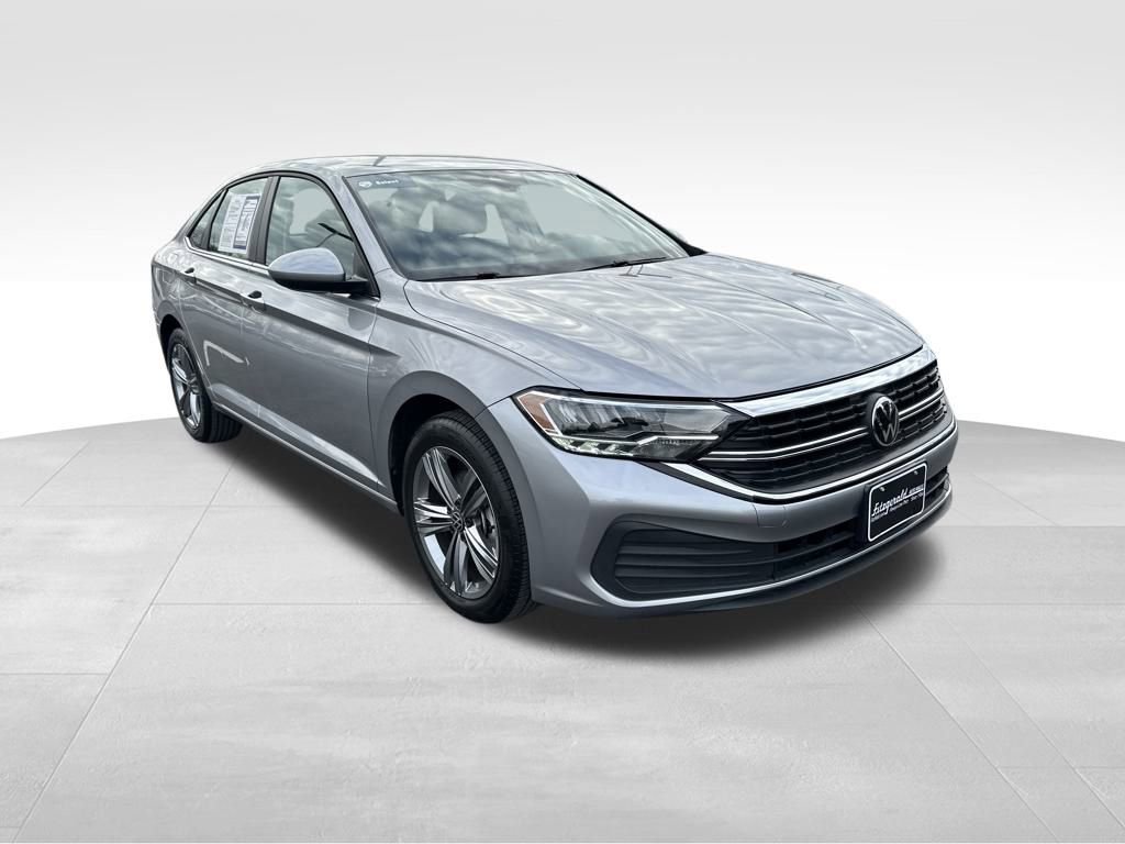 Used 2024 Volkswagen Jetta SE image 1