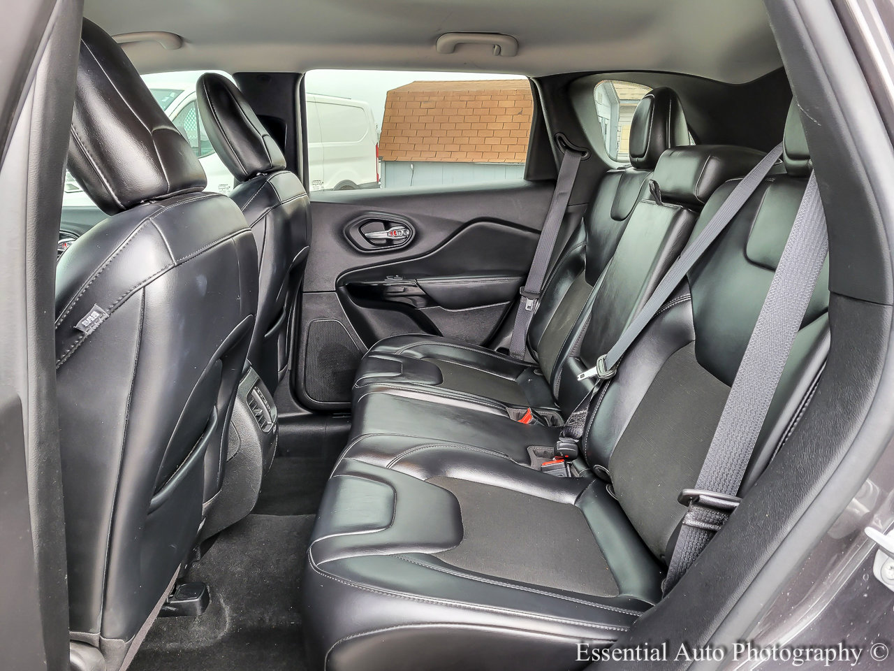 Used 2021 Jeep Cherokee Latitude Plus image 9