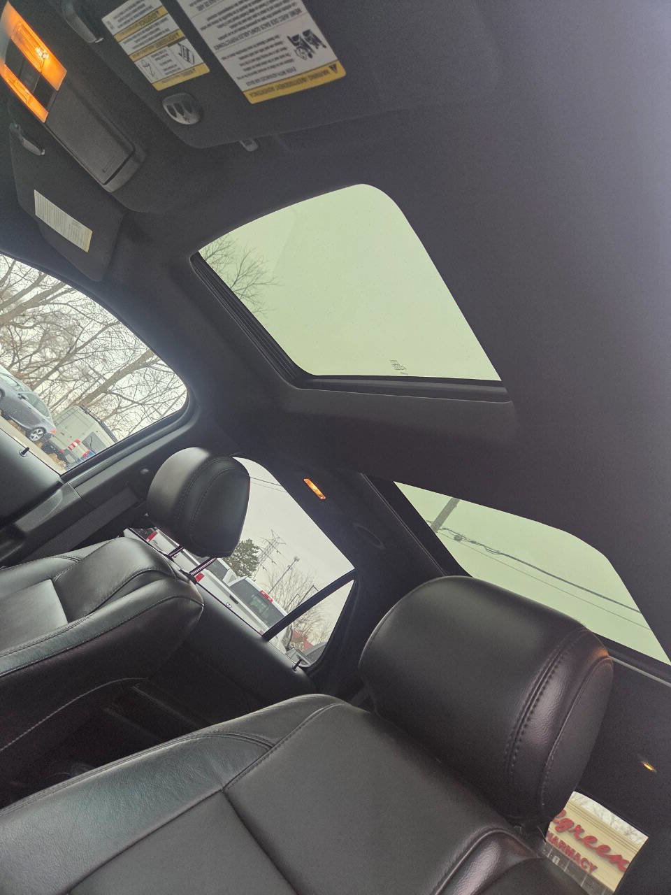 Used 2015 Ford Explorer Limited image 24