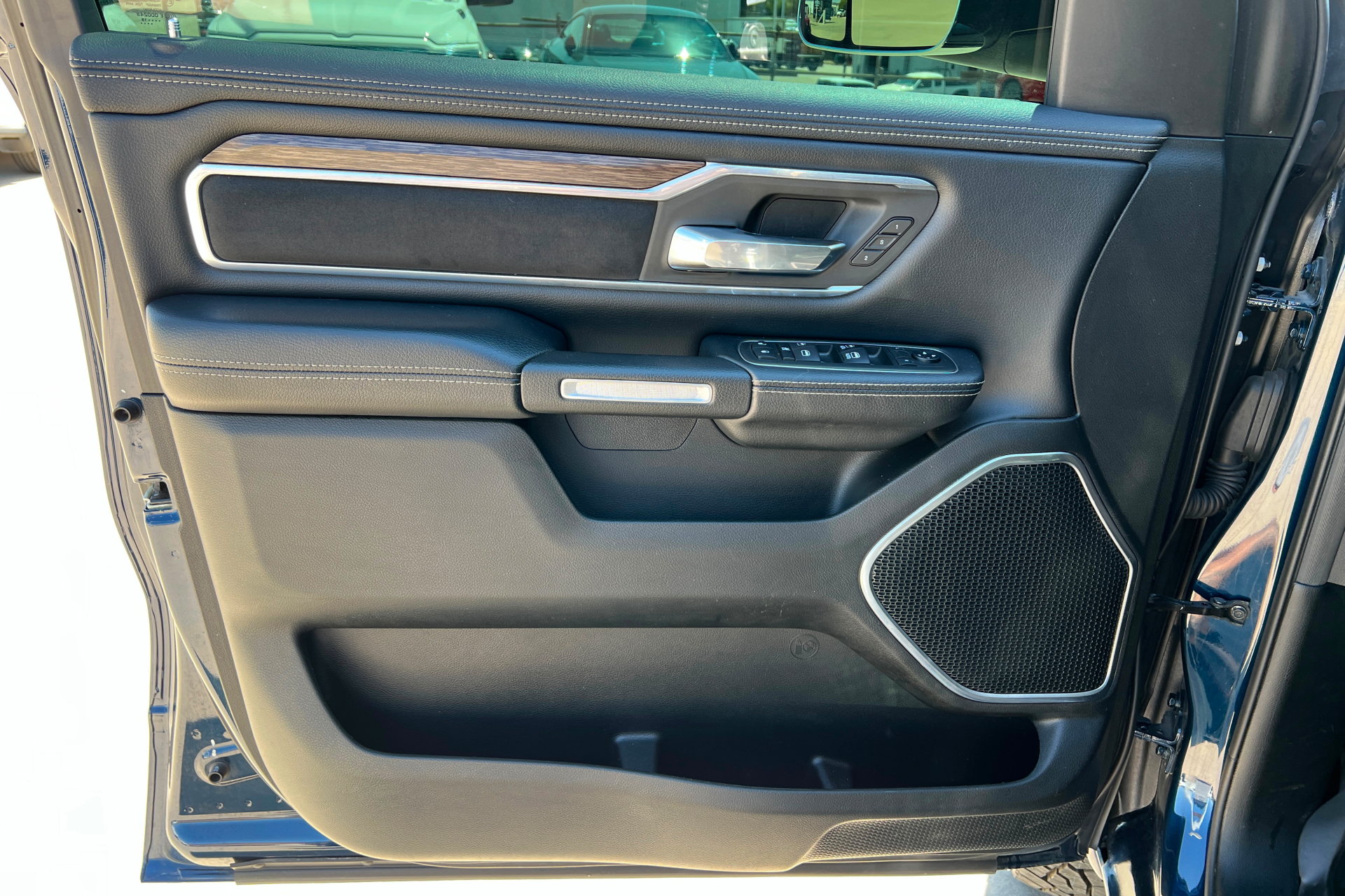Used 2019 RAM 1500 Laramie w/ Trailer Tow Group AWD/4WD image 14