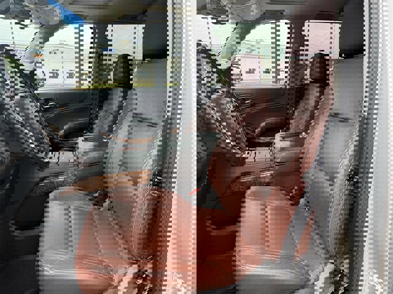 Used 2020 Chevrolet Suburban Premier w/ Premier Plus Edition image 25