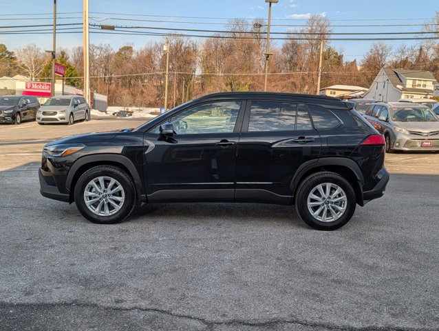 Used 2025 Toyota Corolla Cross LE image 9