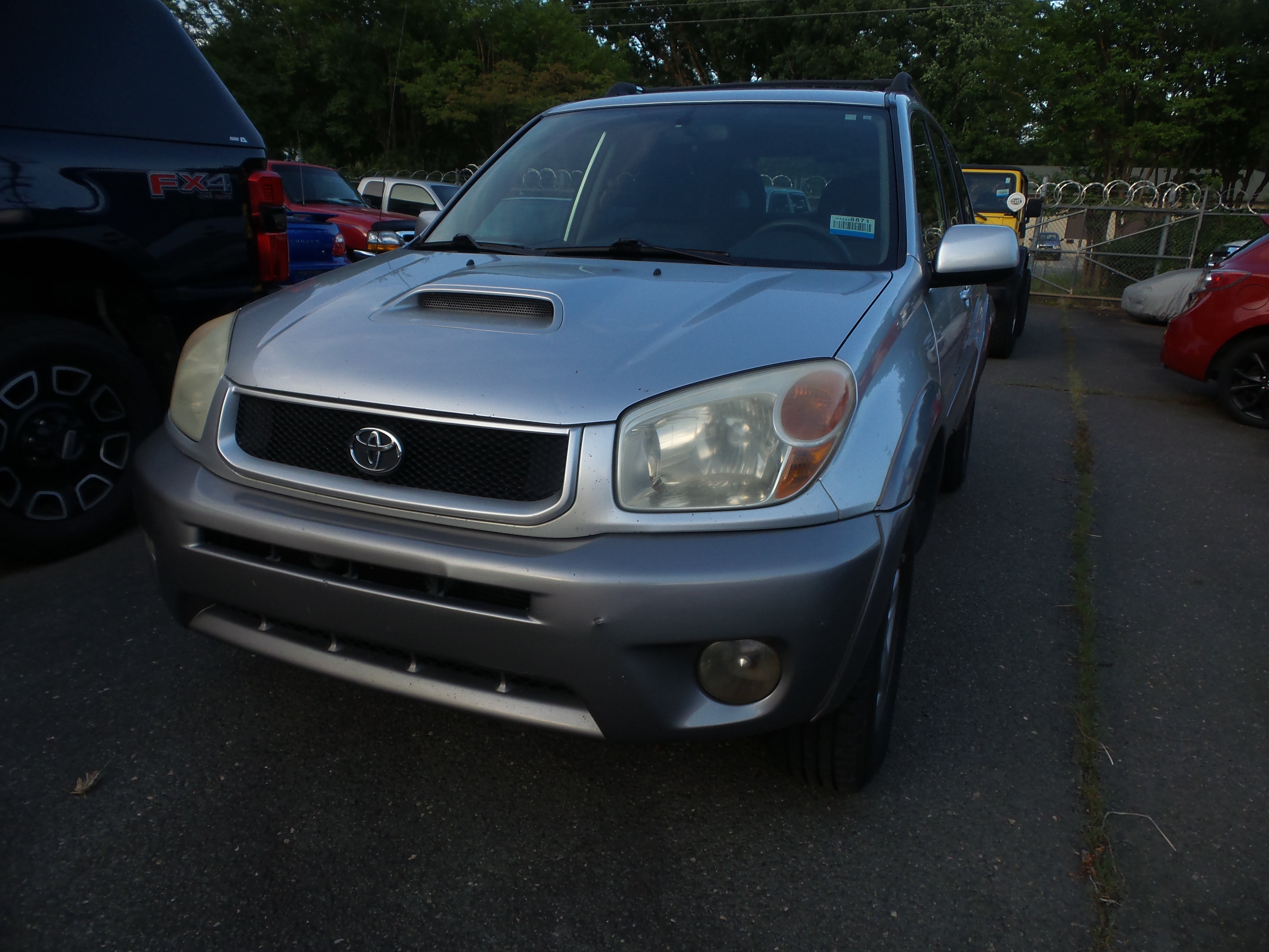 Used 2005 Toyota RAV4 4WD image 1