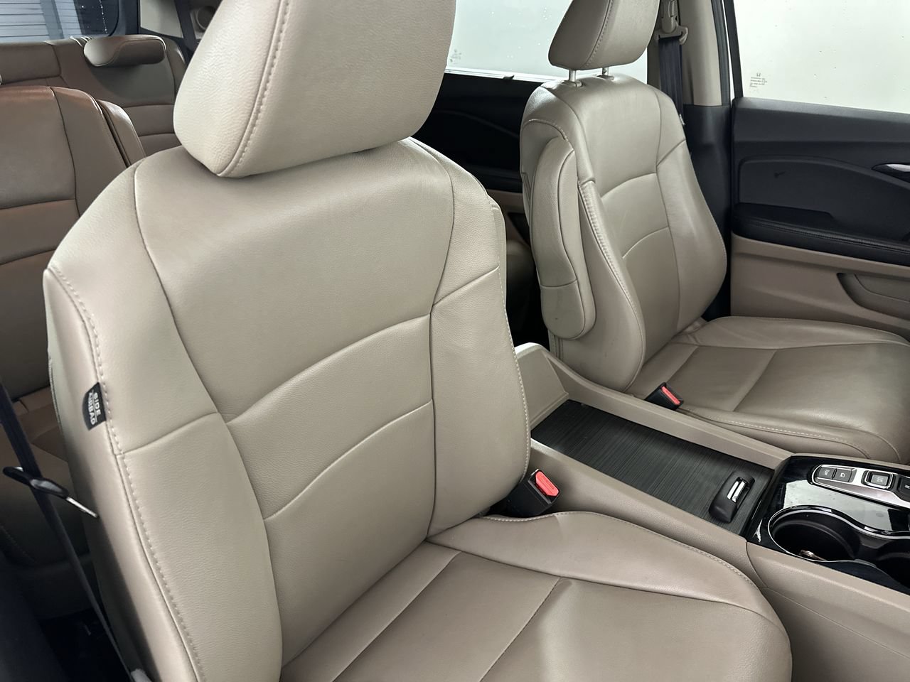 Used 2019 Honda Pilot Touring image 16