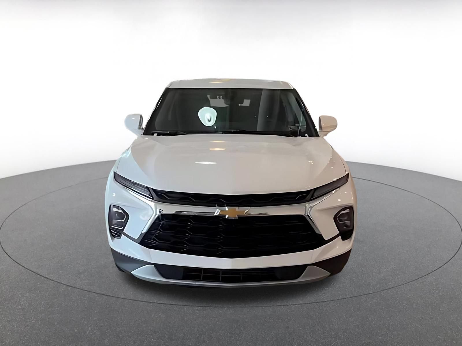 Used 2025 Chevrolet Blazer LT FWD image 4