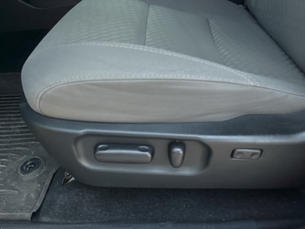 Used 2022 Toyota Tacoma SR5 AWD/4WD image 29