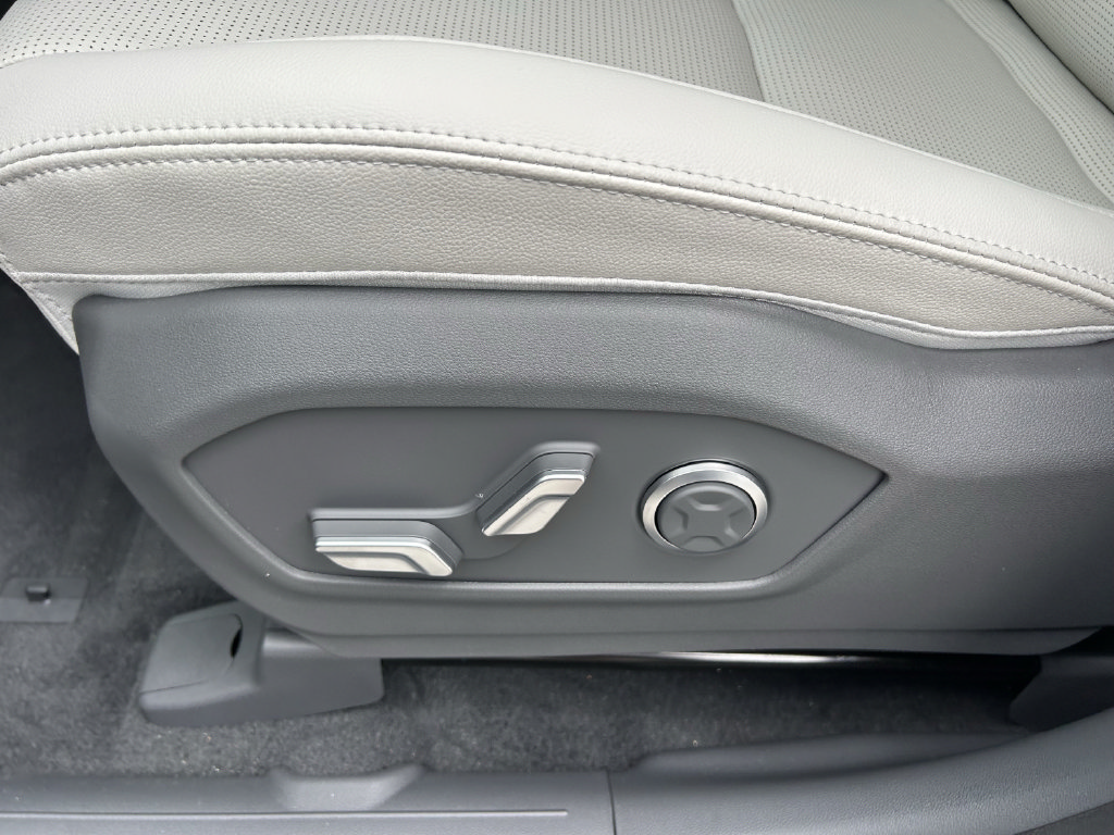 New 2027 Hyundai Santa Fe Limited FWD image 25