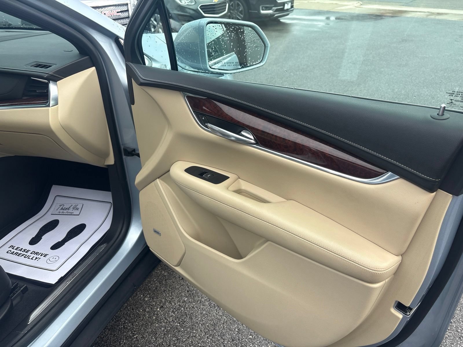 Used 2017 Cadillac XT5 Luxury w/ Driver Awareness Package AWD/4WD image 21