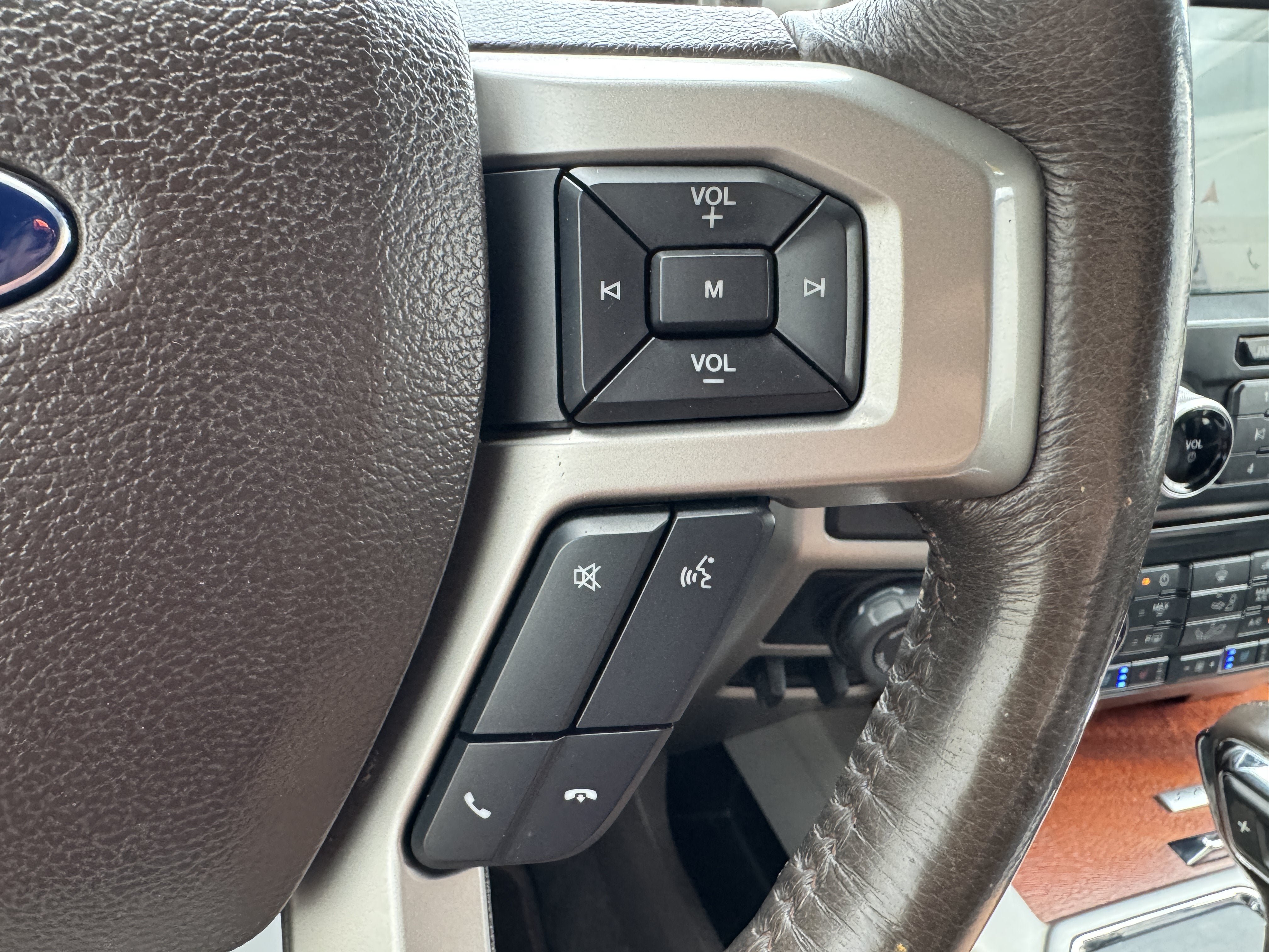 Used 2016 Ford F150 King Ranch w/ Equipment Group 601A Luxury AWD/4WD image 11