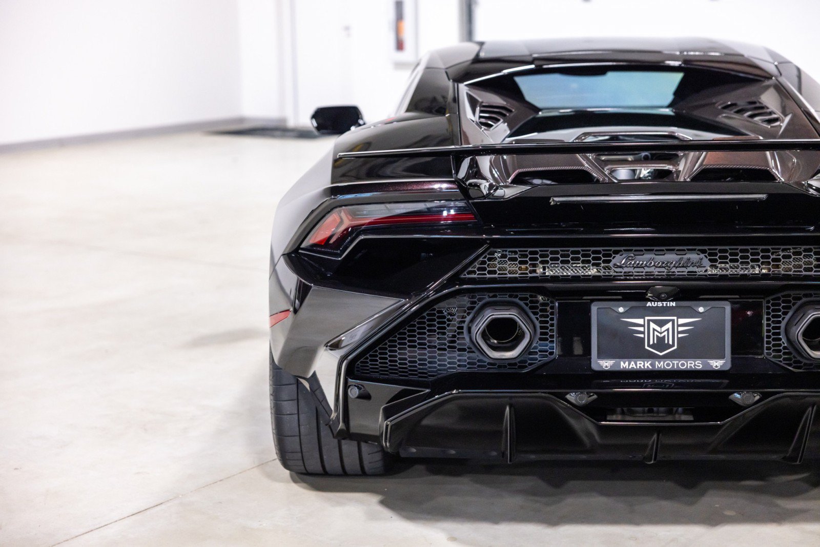 Used 2024 Lamborghini Huracan Tecnica RWD image 14