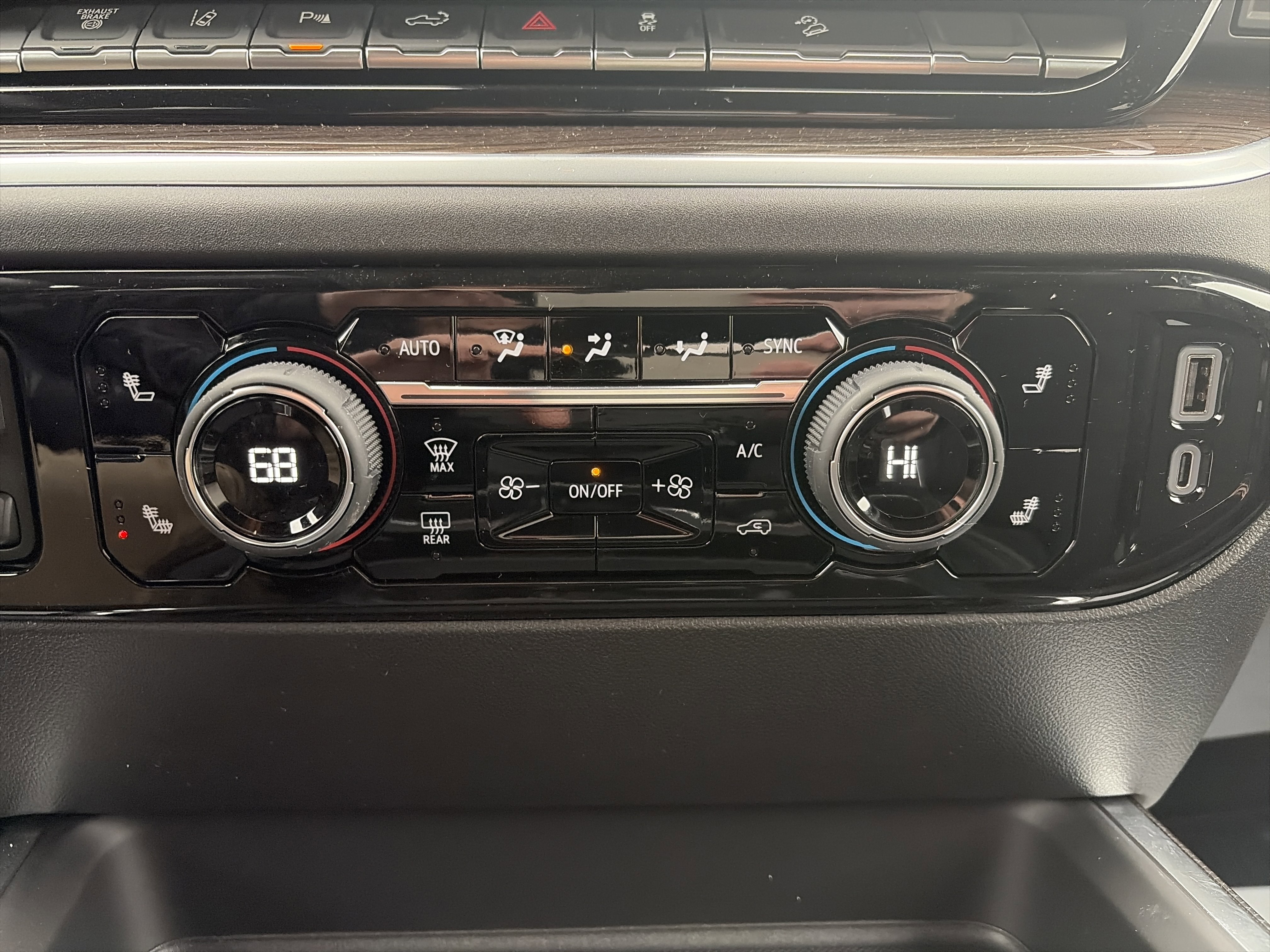 New 2026 Chevrolet Silverado 2500 LT w/ All Star Edition image 28