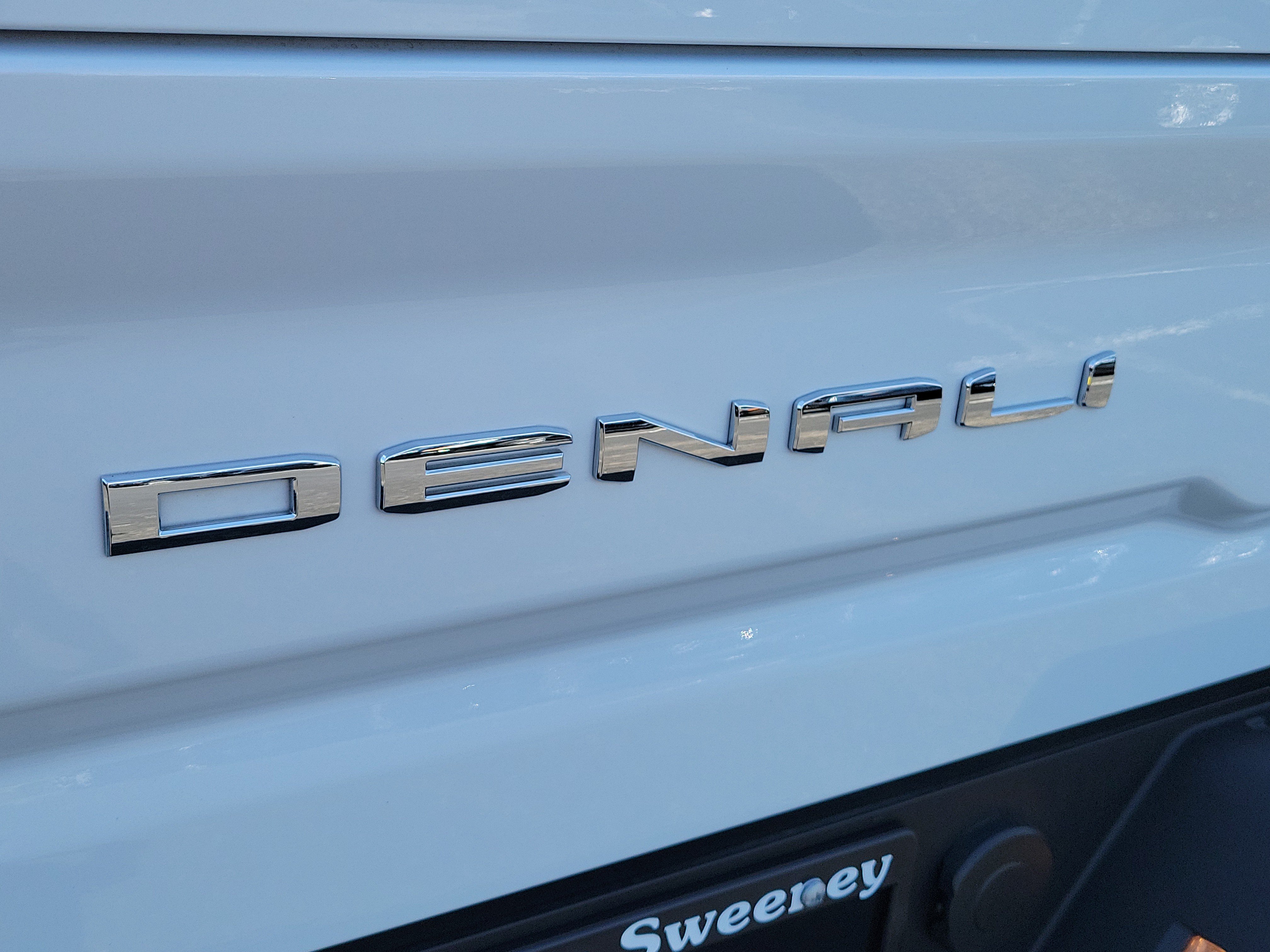 Used 2026 GMC Sierra 2500 Denali Ultimate AWD/4WD image 6
