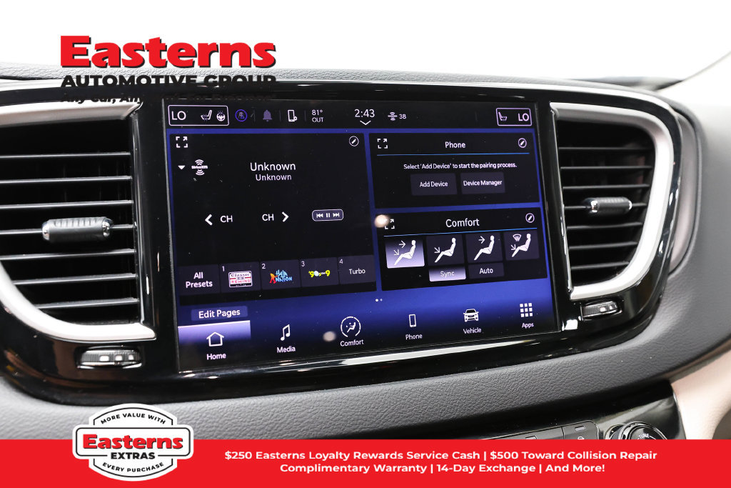 Used 2023 Chrysler Pacifica Touring-L FWD image 20
