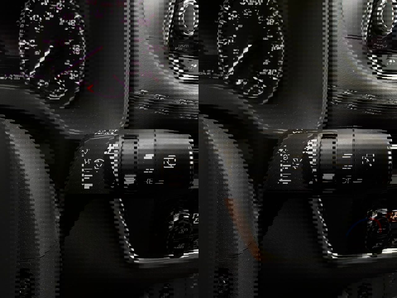 Used 2025 Nissan Rogue SV image 36