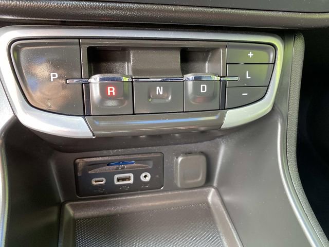 Used 2024 GMC Terrain SLT image 9