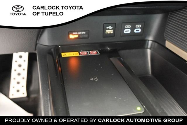 Used 2025 Toyota Camry SE FWD image 15