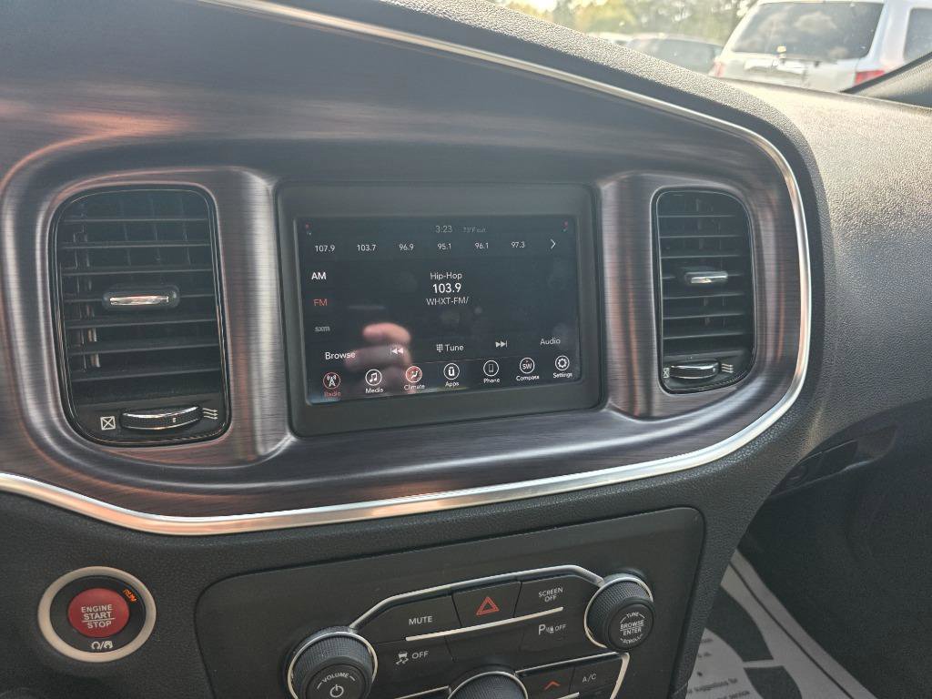 Used 2018 Dodge Charger SXT w/ Blacktop Package RWD image 15