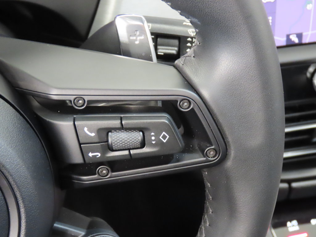 Certified 2026 Porsche Macan AWD/4WD image 21