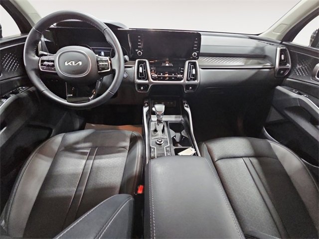 Used 2023 Kia Sorento S image 10