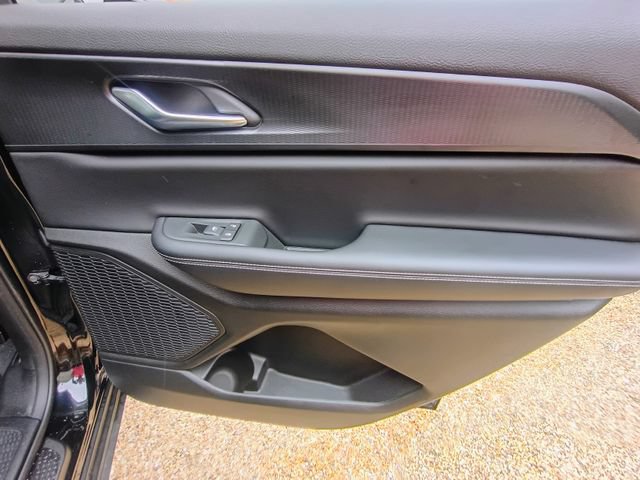 Used 2025 Jeep Grand Cherokee L Altitude RWD image 33