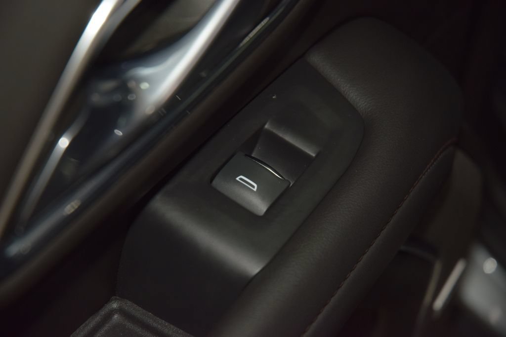 Used 2023 Chevrolet Tahoe High Country AWD/4WD image 46