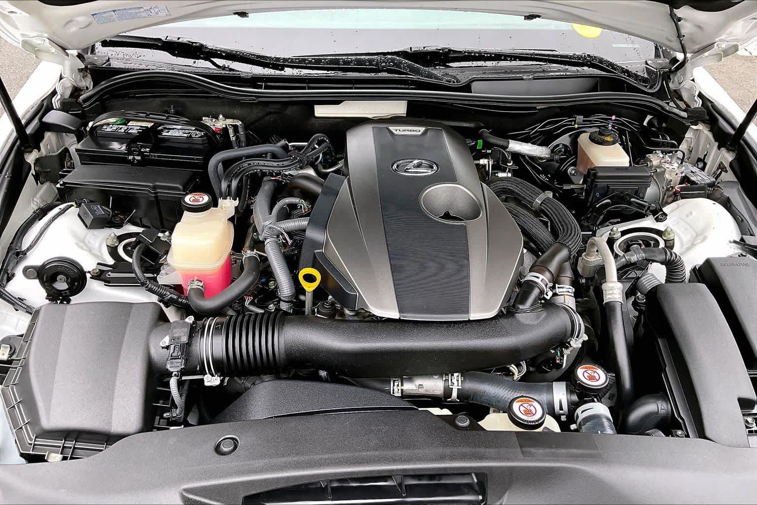 Used 2016 Lexus IS 200t w/ F Sport Package RWD image 32