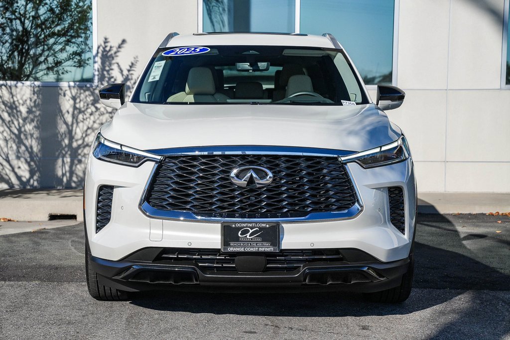 Certified 2025 INFINITI QX60 Luxe w/ Vision Package image 2