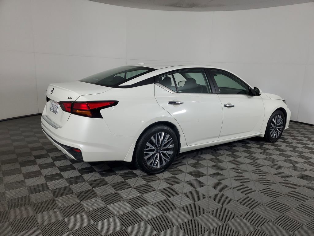 Used 2023 Nissan Altima 2.5 SV image 4