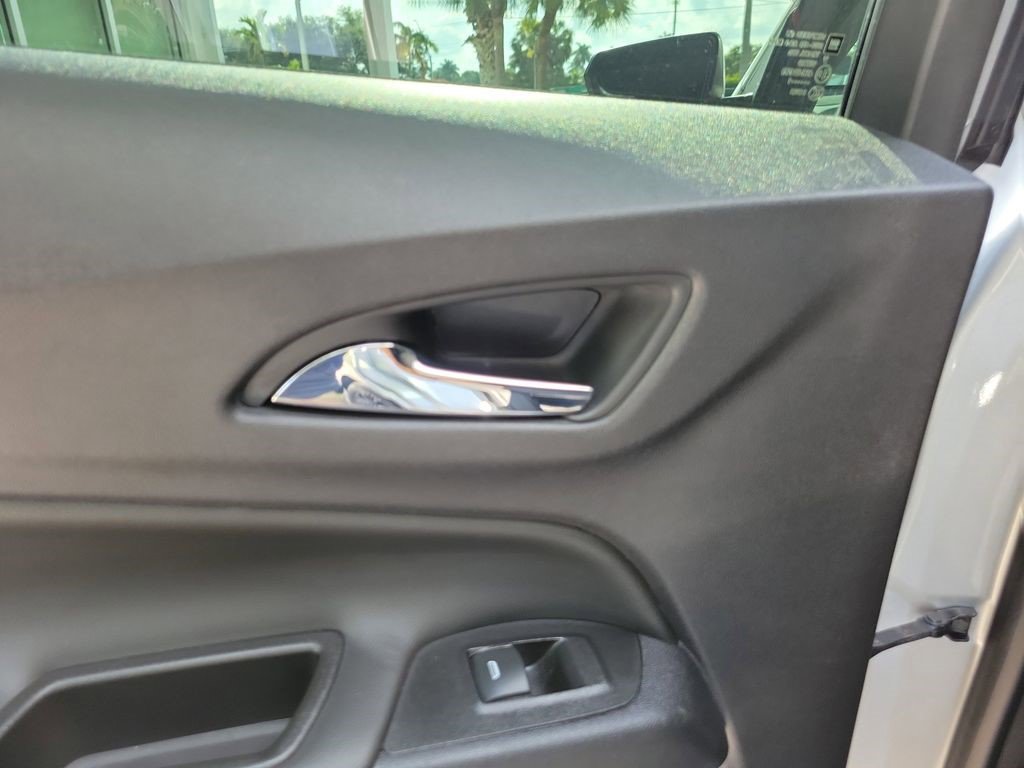 Used 2021 Chevrolet Equinox LT FWD image 19