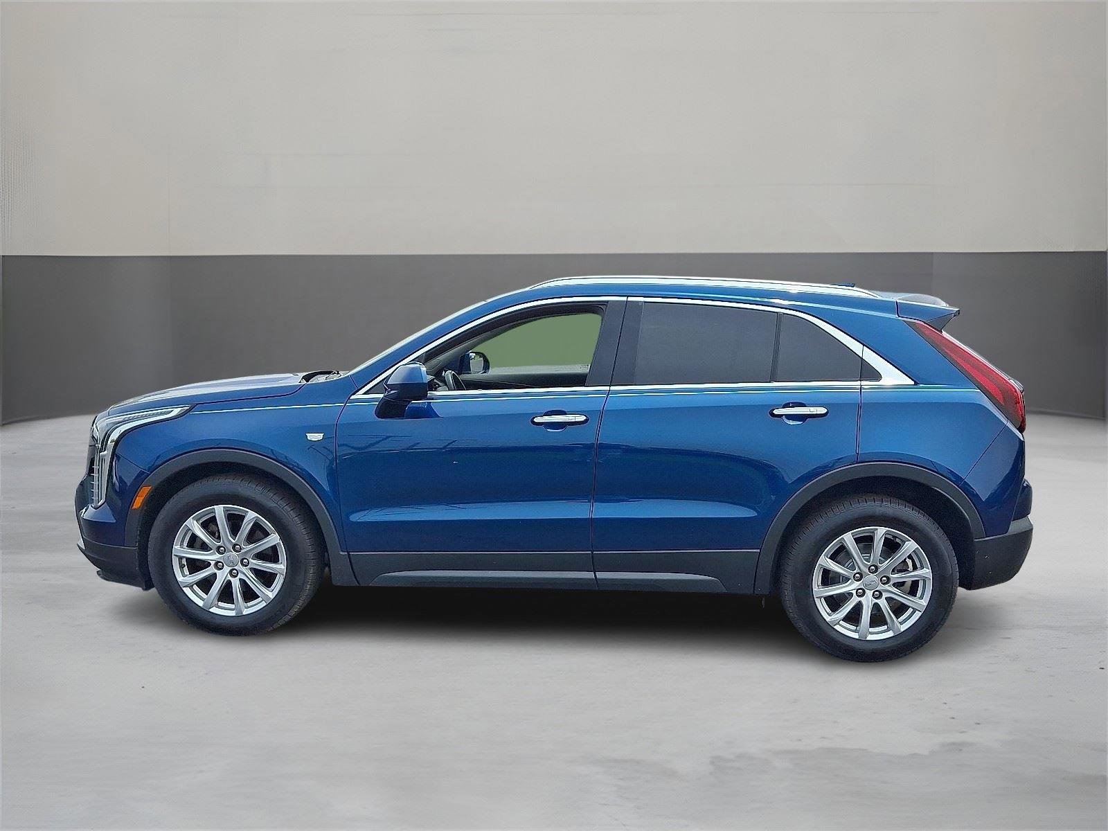 Used 2019 Cadillac XT4 Luxury w/ Cold Weather Package image 8