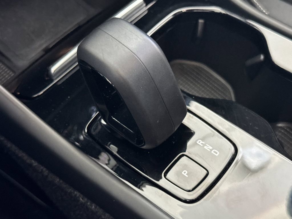 Certified 2023 Volvo C40 P8 Recharge Ultimate AWD/4WD image 21