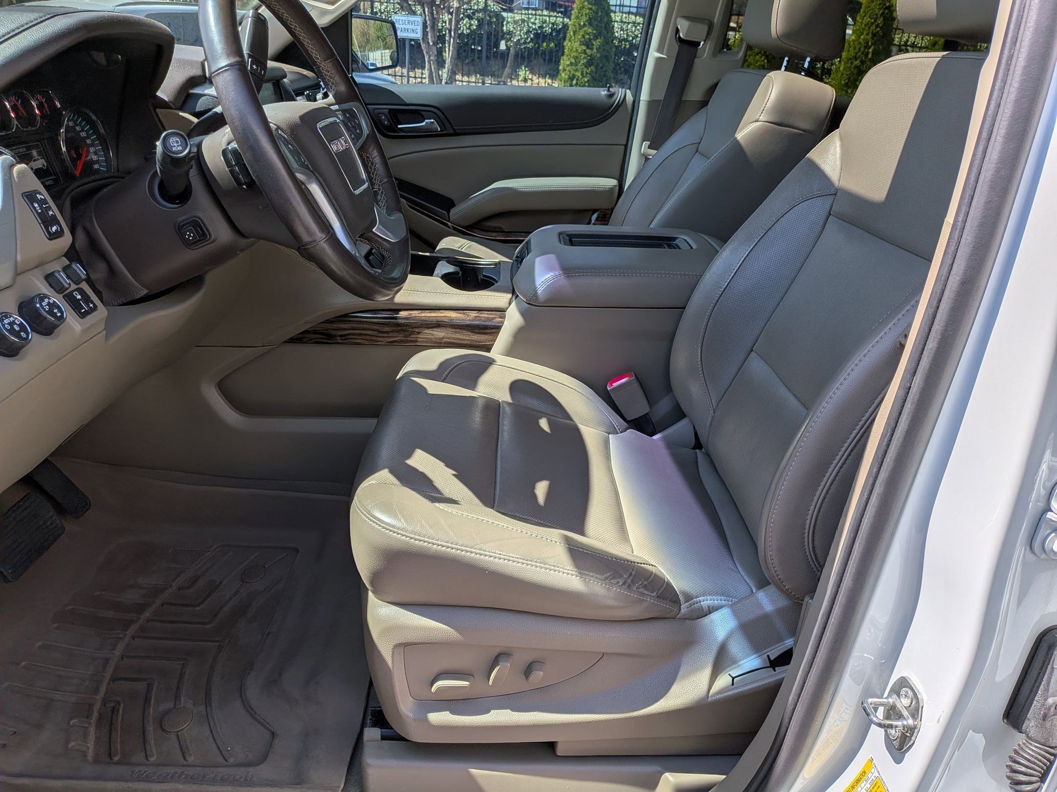 Used 2019 GMC Yukon SLT w/ Premium Edition image 16