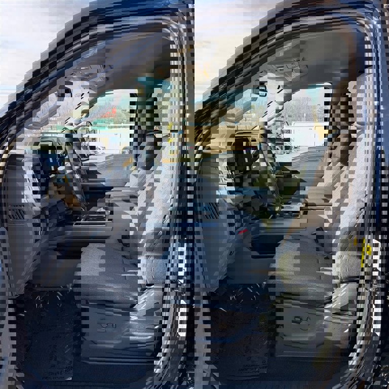 Used 2025 Ford F250 XLT w/ Black Appearance Package image 15