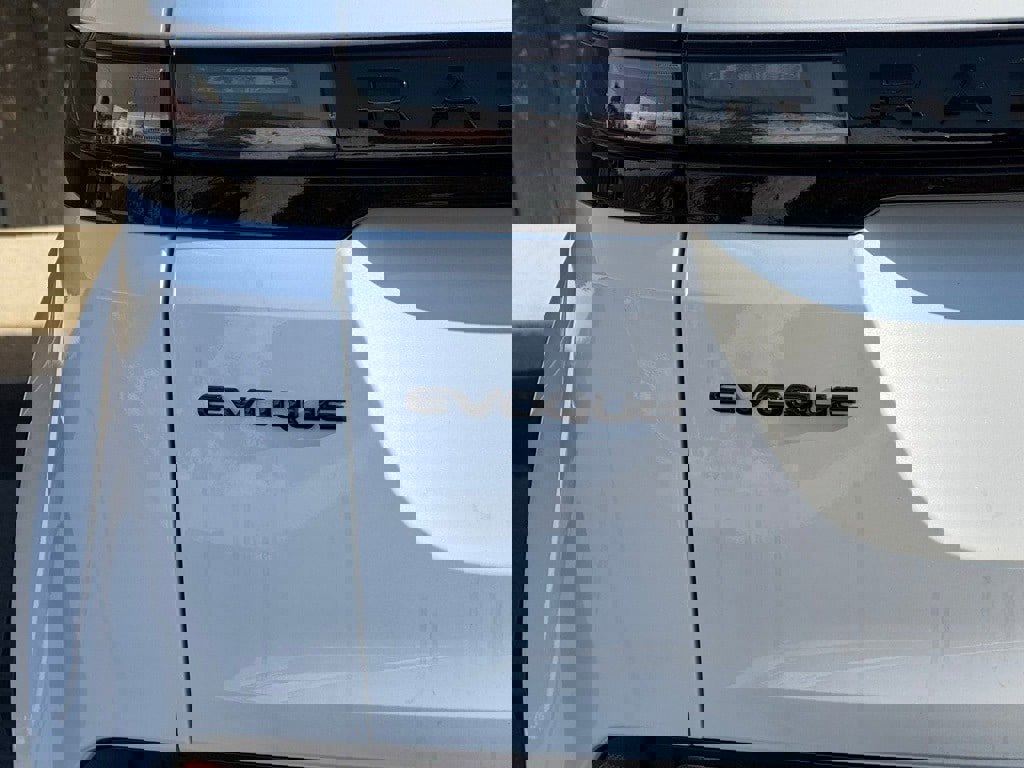 Certified 2026 Land Rover Range Rover Evoque Dynamic SE image 37