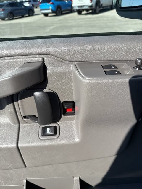 Used 2025 Chevrolet Express 3500 w/ Driver Convenience Package RWD image 19